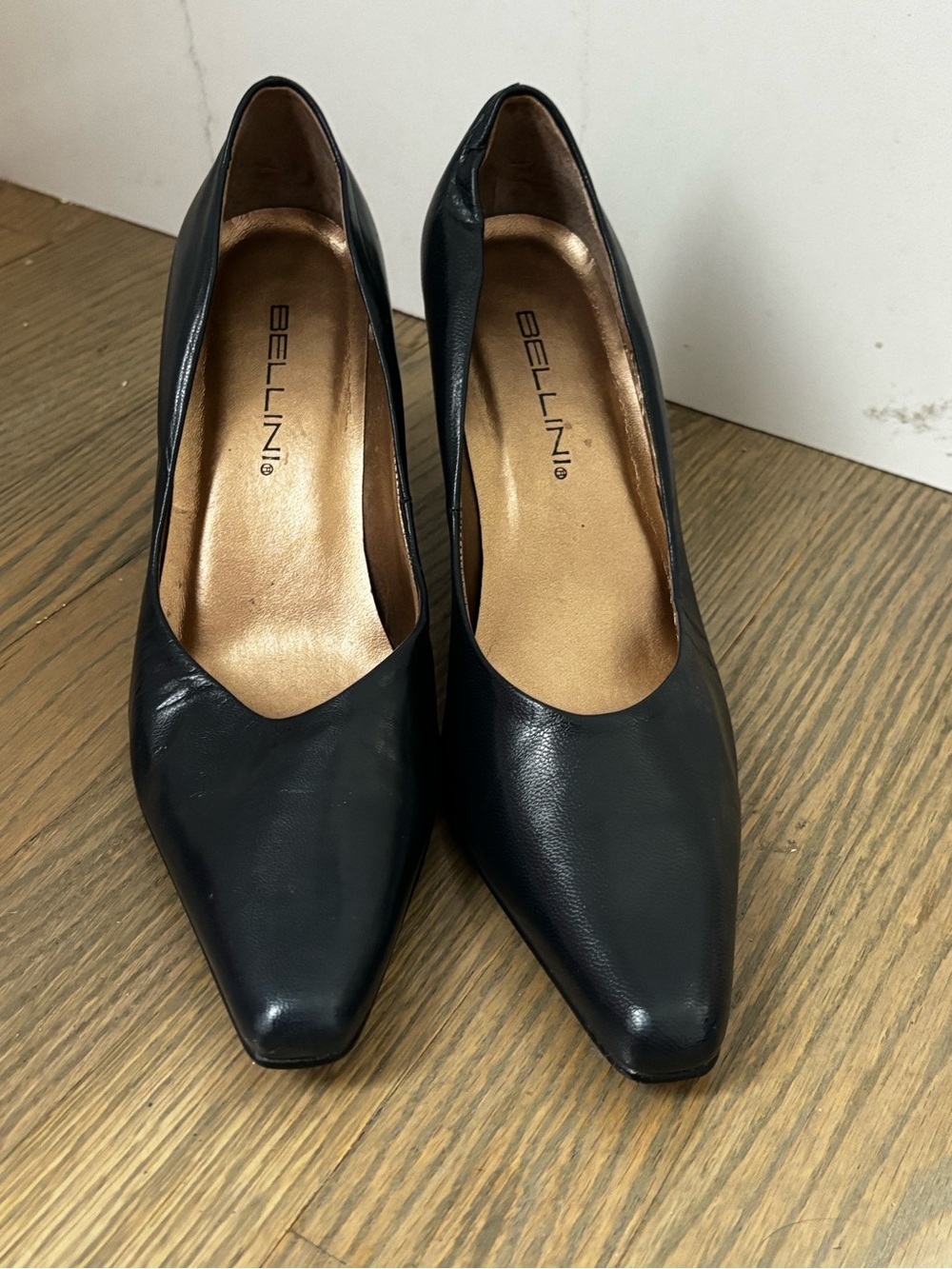 Bellini Leather black pumps with a pointed toe chunky block heel women’s 6.5